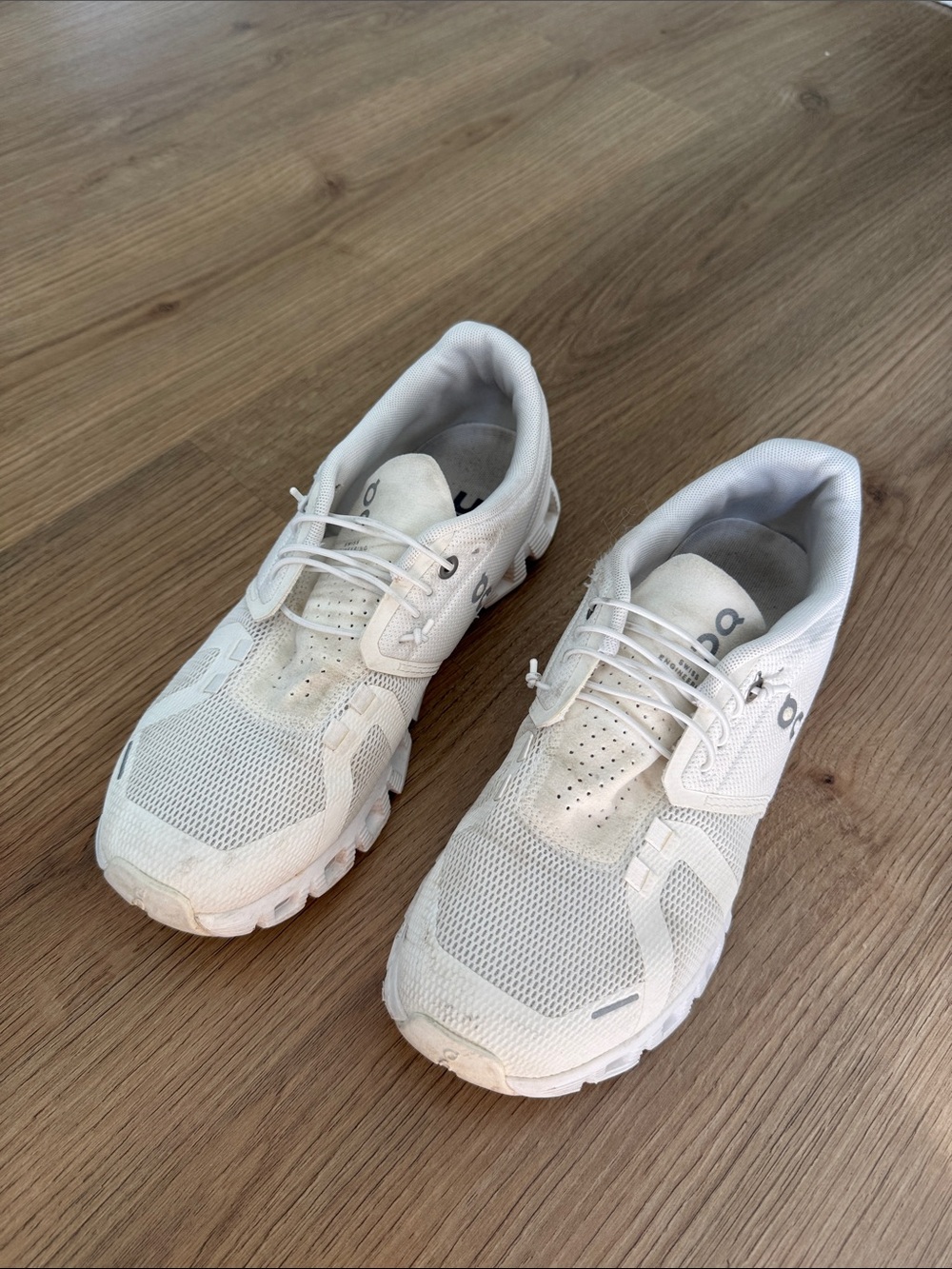 On Running White Low-Top Mesh Running Shoes
